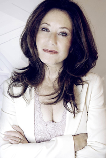 Mary McDonnell - Poster 1