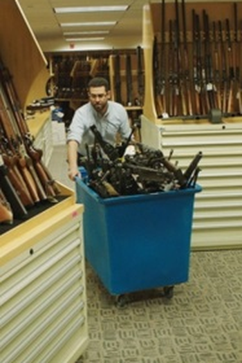 Poster de Filme Under the Gun (2016)