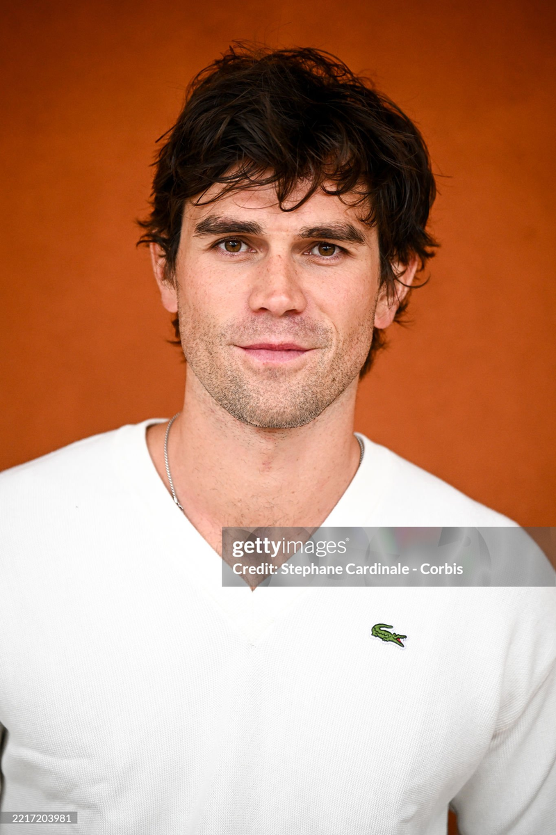 KJ Apa - Foto 2