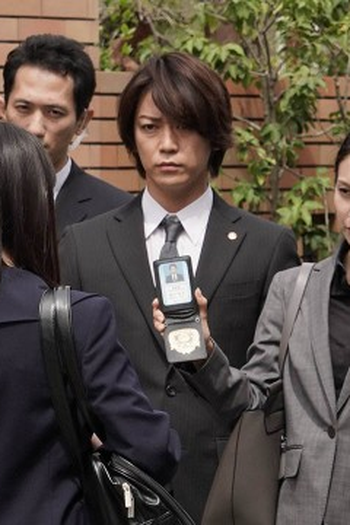 Poster de Episódio 右では殴らない (2019)