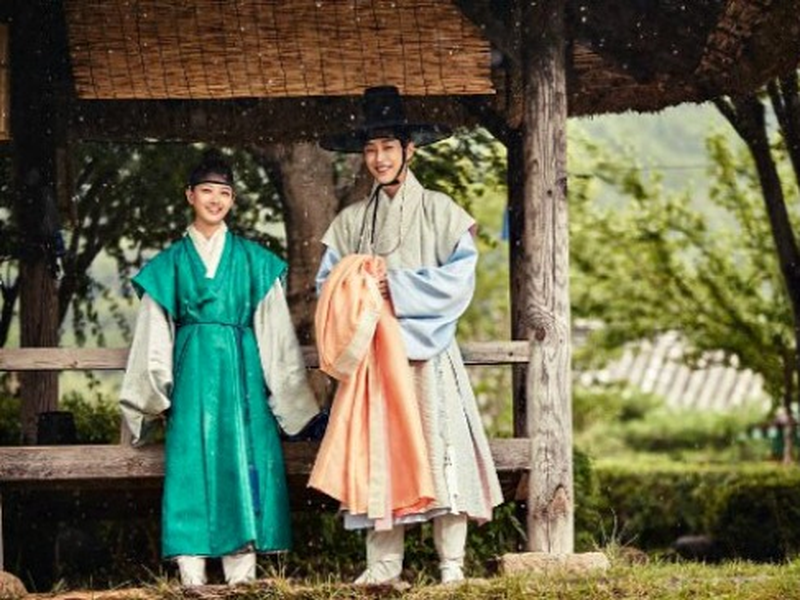 Foto 3 de Moonlight Drawn by Clouds