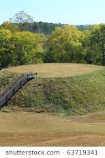 O construtores enigmático  da montículo em América do Norte (The enigmatic Mound Builders of North America)