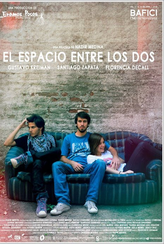 Poster 1 de Filme O Espaço Entre Nós Dois (2012)