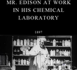 Thomas Edison trabalhando em seu laboratório de química