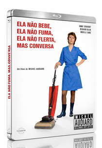 Ela não bebe, não fuma, não flerta... Mas conversa (Elle boit pas, elle fume pas, elle drague pas, mais... elle cause!)