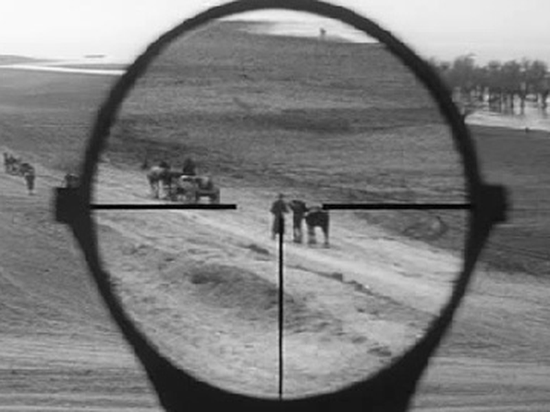 Foto 3 de Two comrades were serving