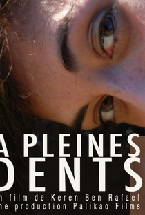 Cheia de Dentes - Poster / Capa / Cartaz - Oficial 1