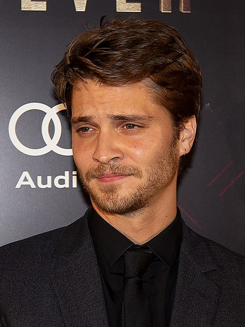 Luke Grimes - Foto 12
