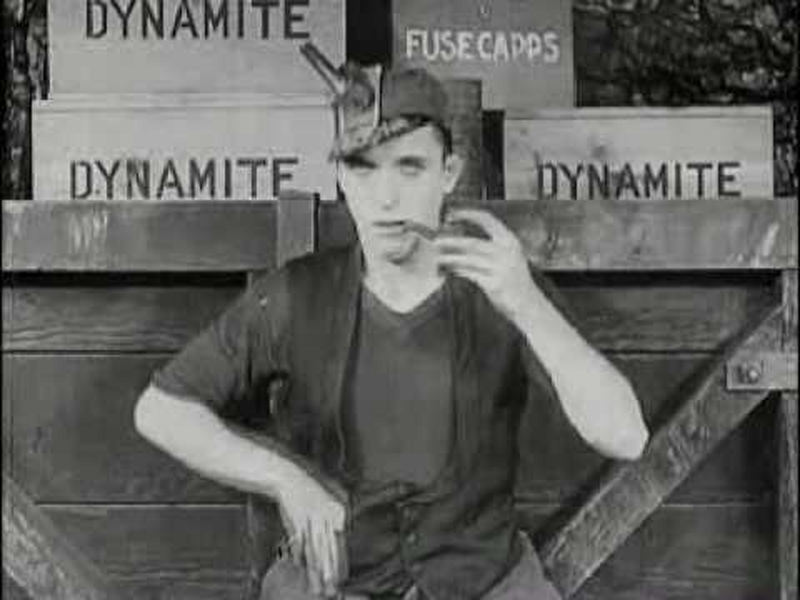 Foto 1 de Pick and shovel