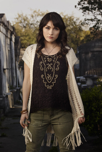 Daniella Pineda - Poster 1