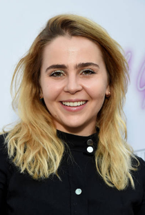 Mae Whitman - Poster 6