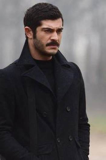 Poster de Episódio 4. Bölüm (2021)