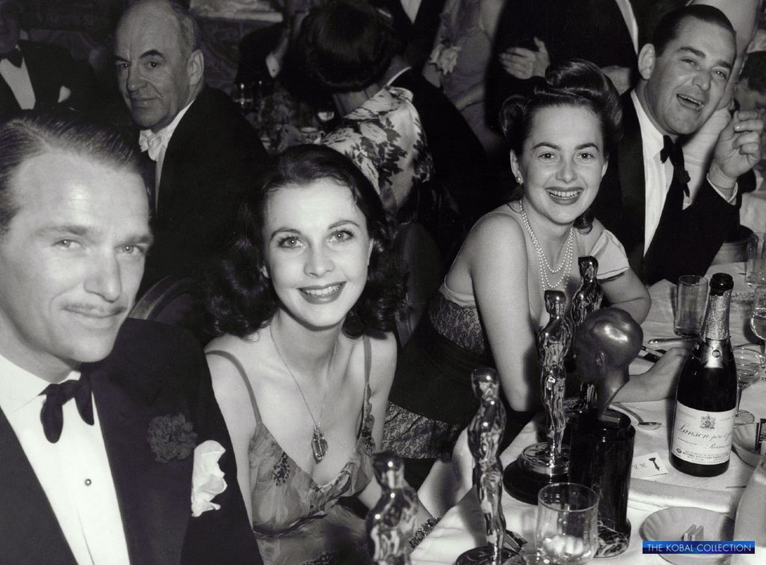Olivia de Havilland - Foto 11
