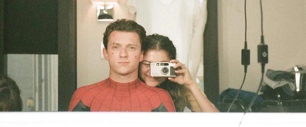 Zendaya se emociona ao falar sobre parceria com Tom Holland em novo Homem-Aranha