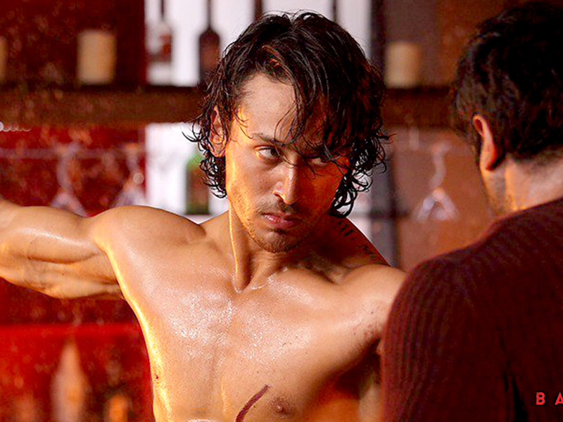 Foto 38 de ‎Baaghi‬