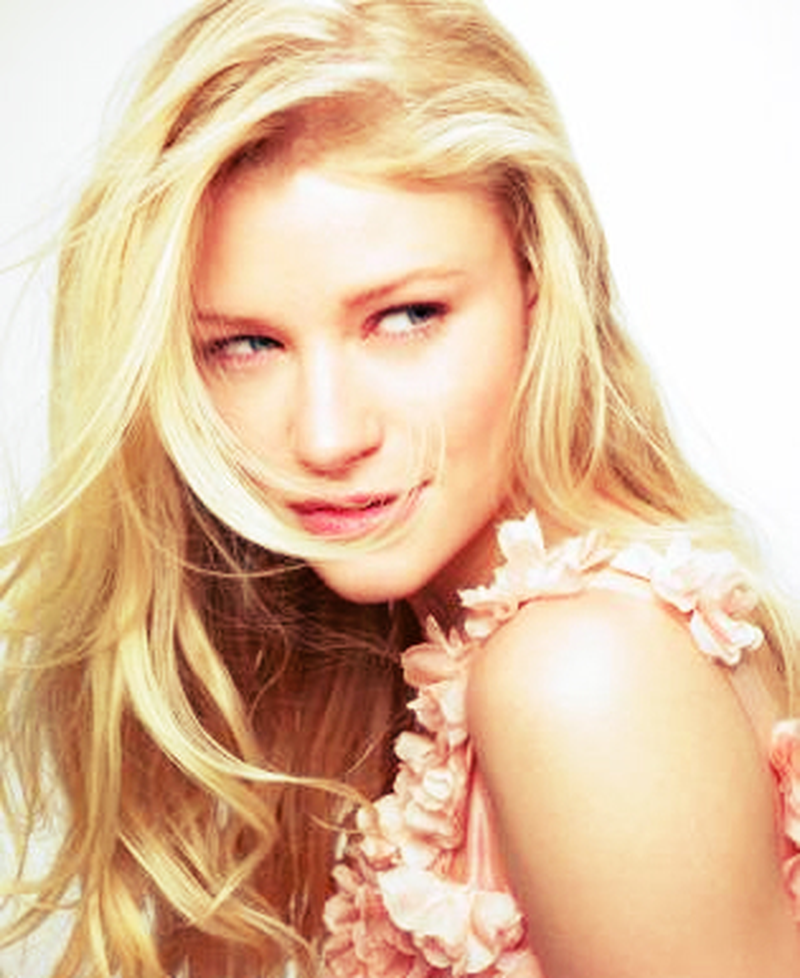 Emilie de Ravin - Foto 7