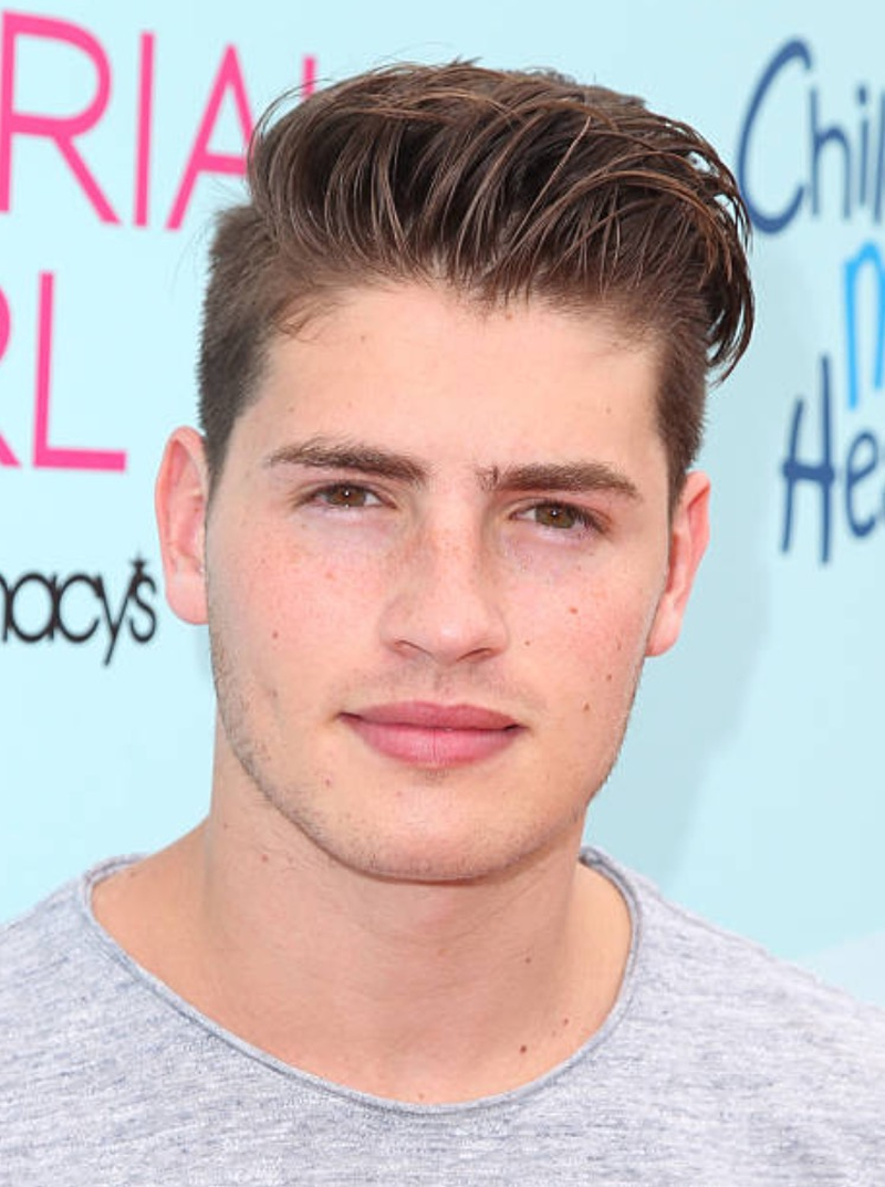 Gregg Sulkin - Foto 12
