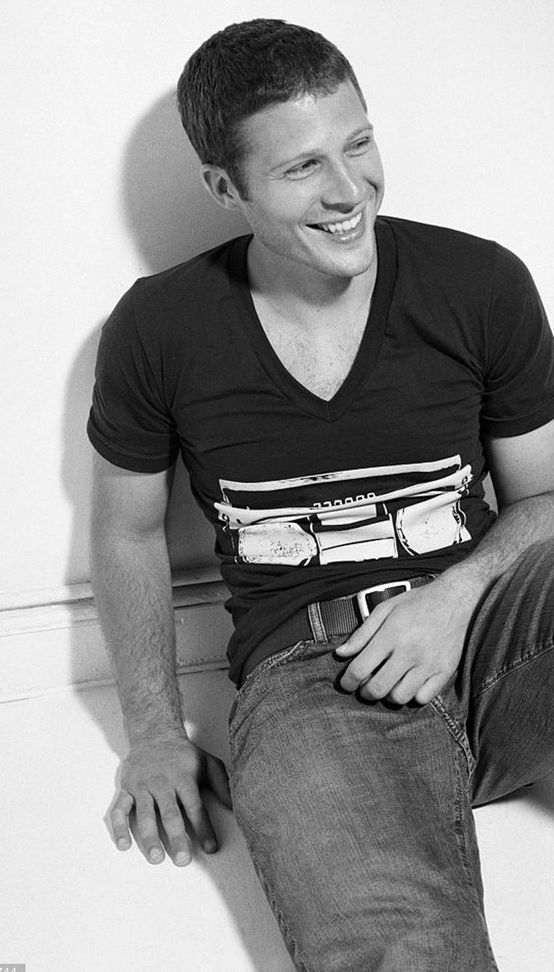 Zach Gilford - Foto 2