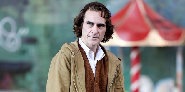 Confira a nova imagem de Joaquin Phoenix como Coringa