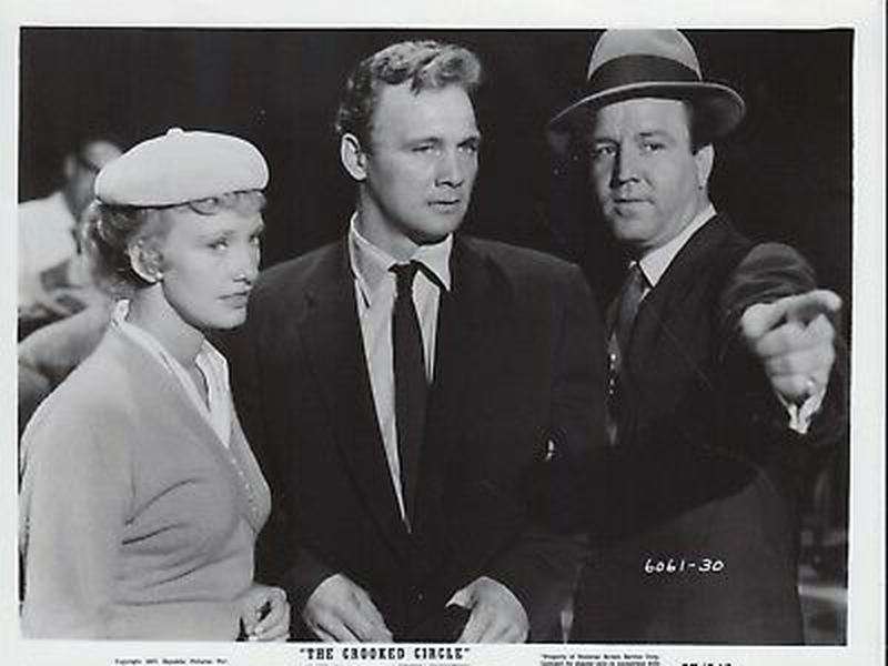 Foto 1 de The Crooked Circle