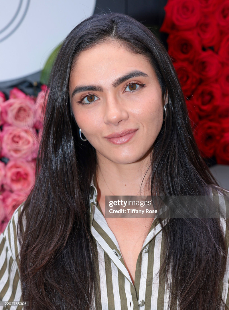 Arienne Mandi - Foto 1