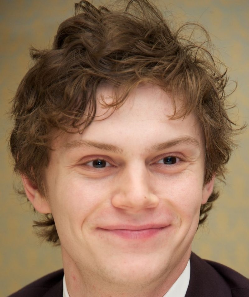 Evan Peters - Foto 1