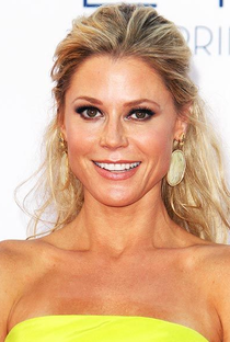 Julie Bowen - Poster 3