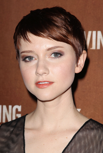 Valorie Curry - Poster 2