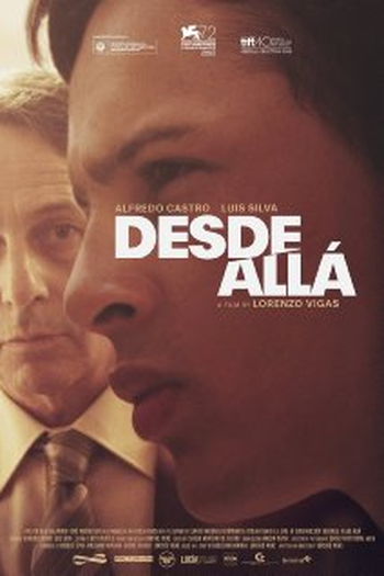  de Filme De Longe Te Observo (2015)