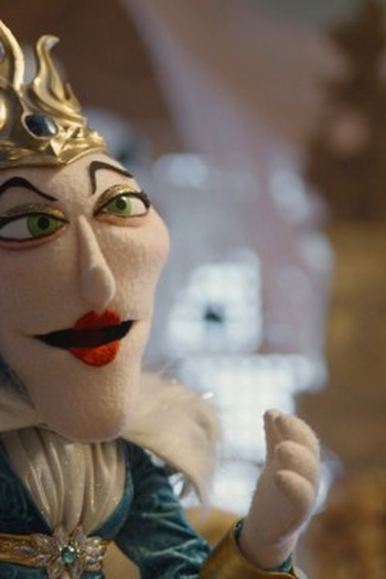 Poster de Episódio The Queen Is Back (2021)