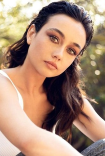 Sydney Chandler - Poster 1