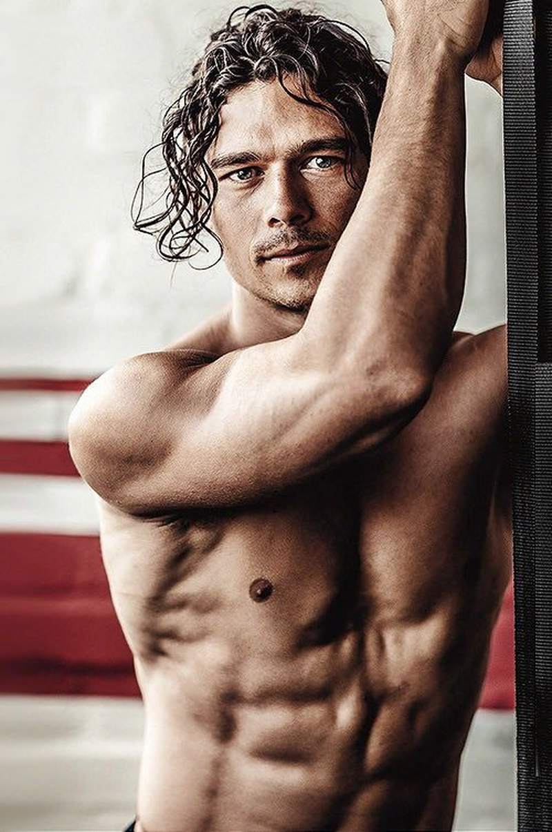 Luke Arnold - Foto 1