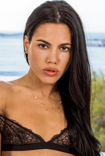 Apolonia Lapiedra - Poster 1
