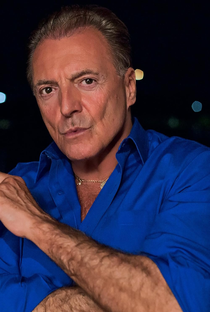 Armand Assante - Poster 1