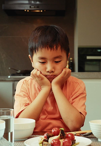 Boy Sprouted (少年、なにかが発芽する)