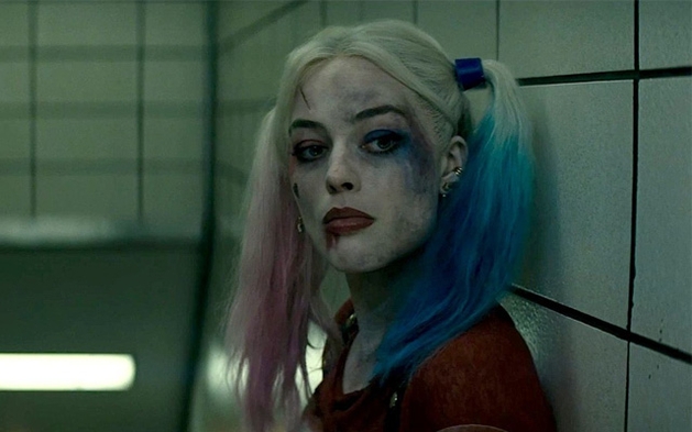 Margot Robbie fala sobre as roupas da Arlequina em Esquadrão Suicida