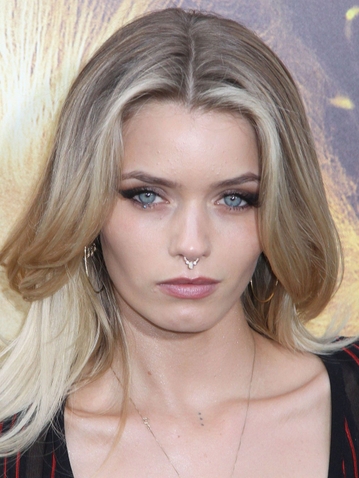 Next photo of Abbey Lee