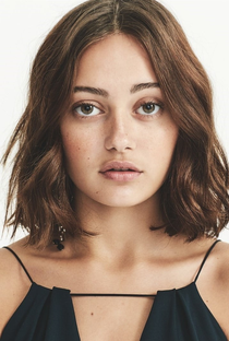 Ella Purnell - Poster 1