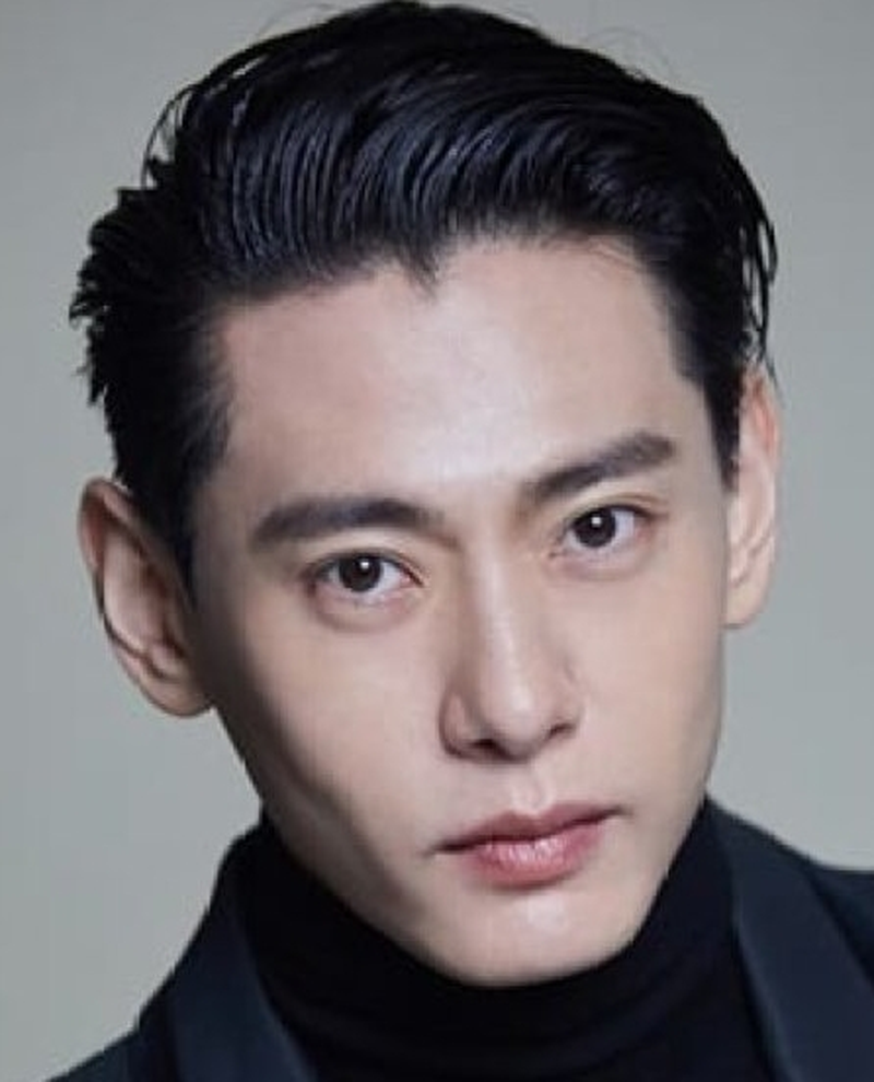 Teo Yoo - Foto 1
