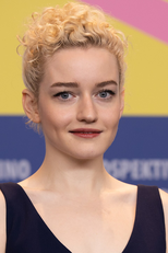 Julia Garner