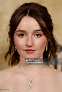 Kaitlyn Dever - Poster 1