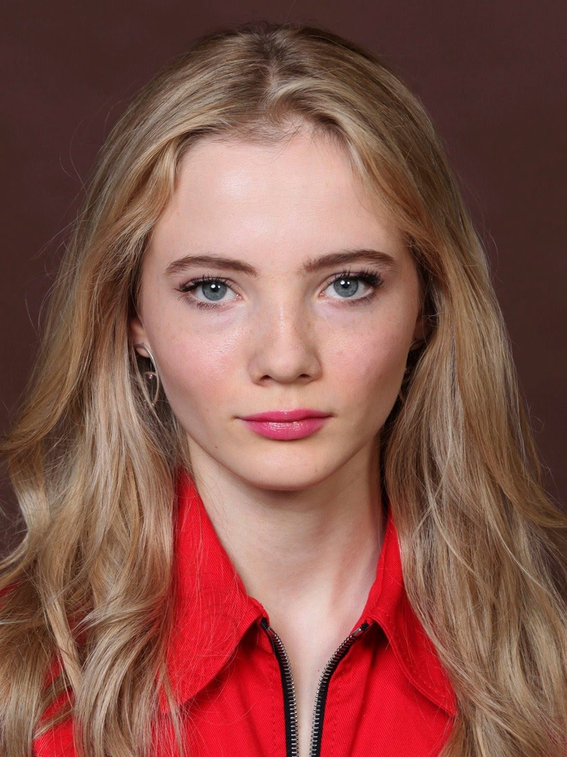 Freya Allan - Foto 8