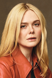 Elle Fanning - Poster 1