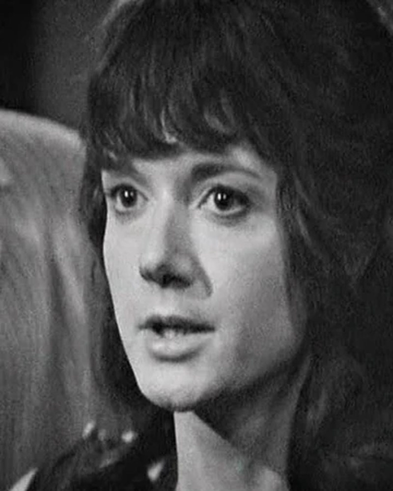 Adrienne Hill - Foto 1