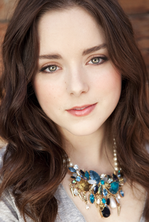 Madison Davenport - Poster / Capa / Cartaz - Oficial 1