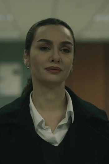 Poster de Episódio Bir Nefes Kadar Yakın (2022)