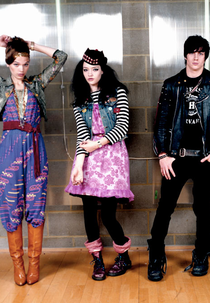 Nearly Famous - Série (Nearly Famous)