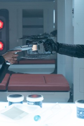Poster de Episódio Mirrors (2024)