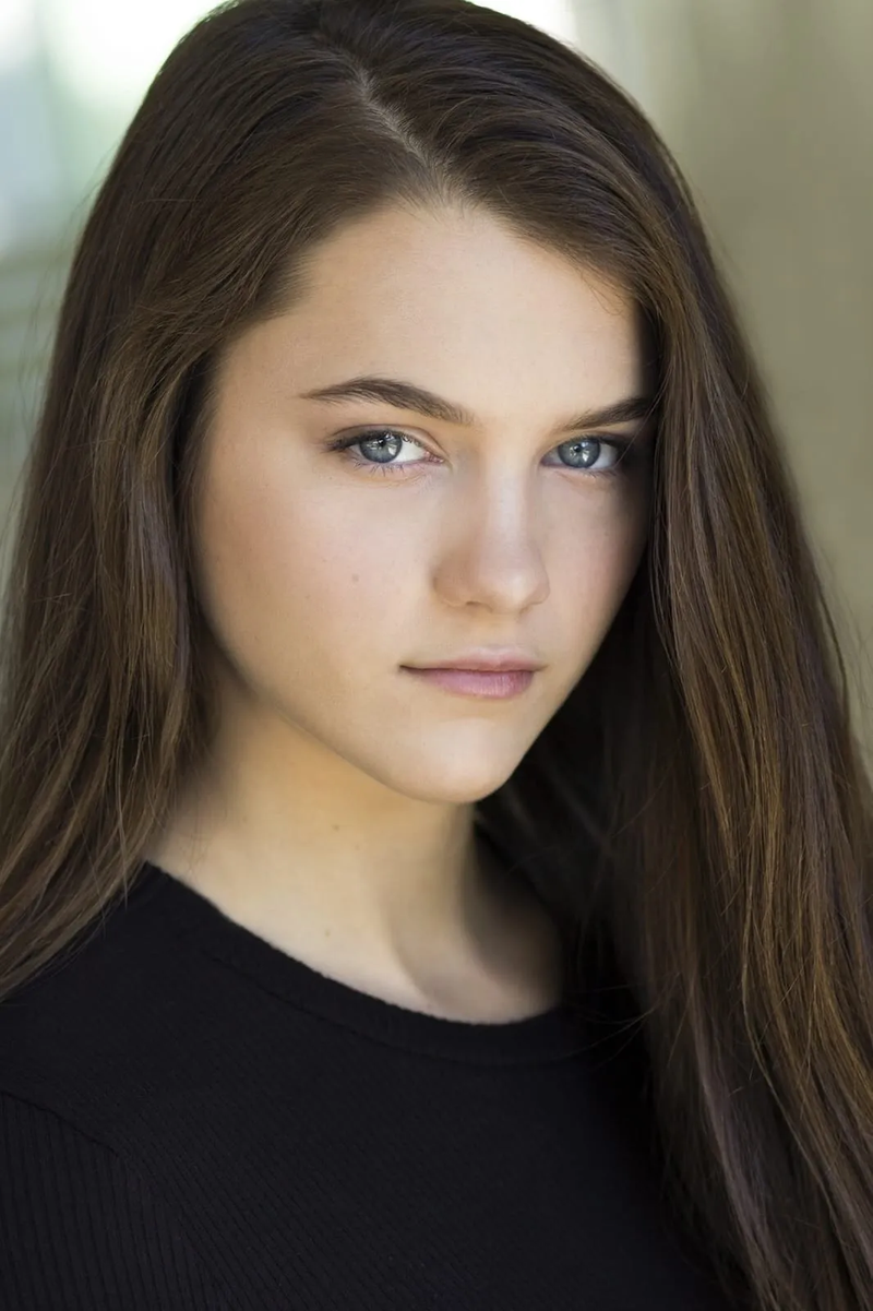Chloe East - Foto 2