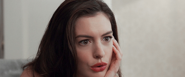 Hathaway estrelará adaptação de 'Crianças Francesas Não Fazem Manha'